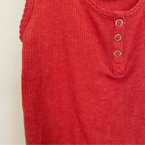 pink tank top - Picture 3 of 3